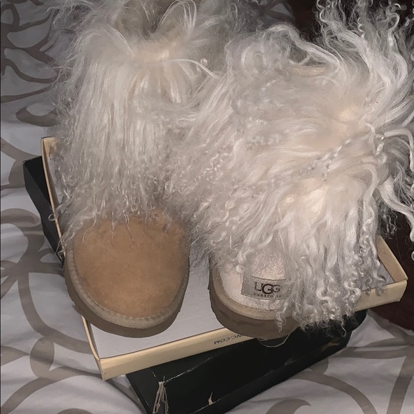 Uggs not sold anywhere anymore - Picture 3 of 3